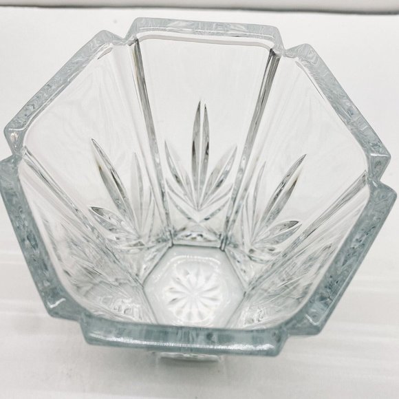 24 % Lead Crystal Hexagon Vase - Picture 6 of 7